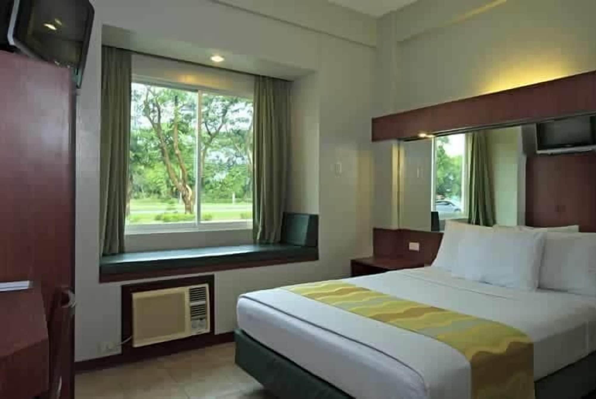 ไมโครเทล บาย วินด์แฮม ตาร์ลัค Hotel Tarlac City ภายนอก รูปภาพ