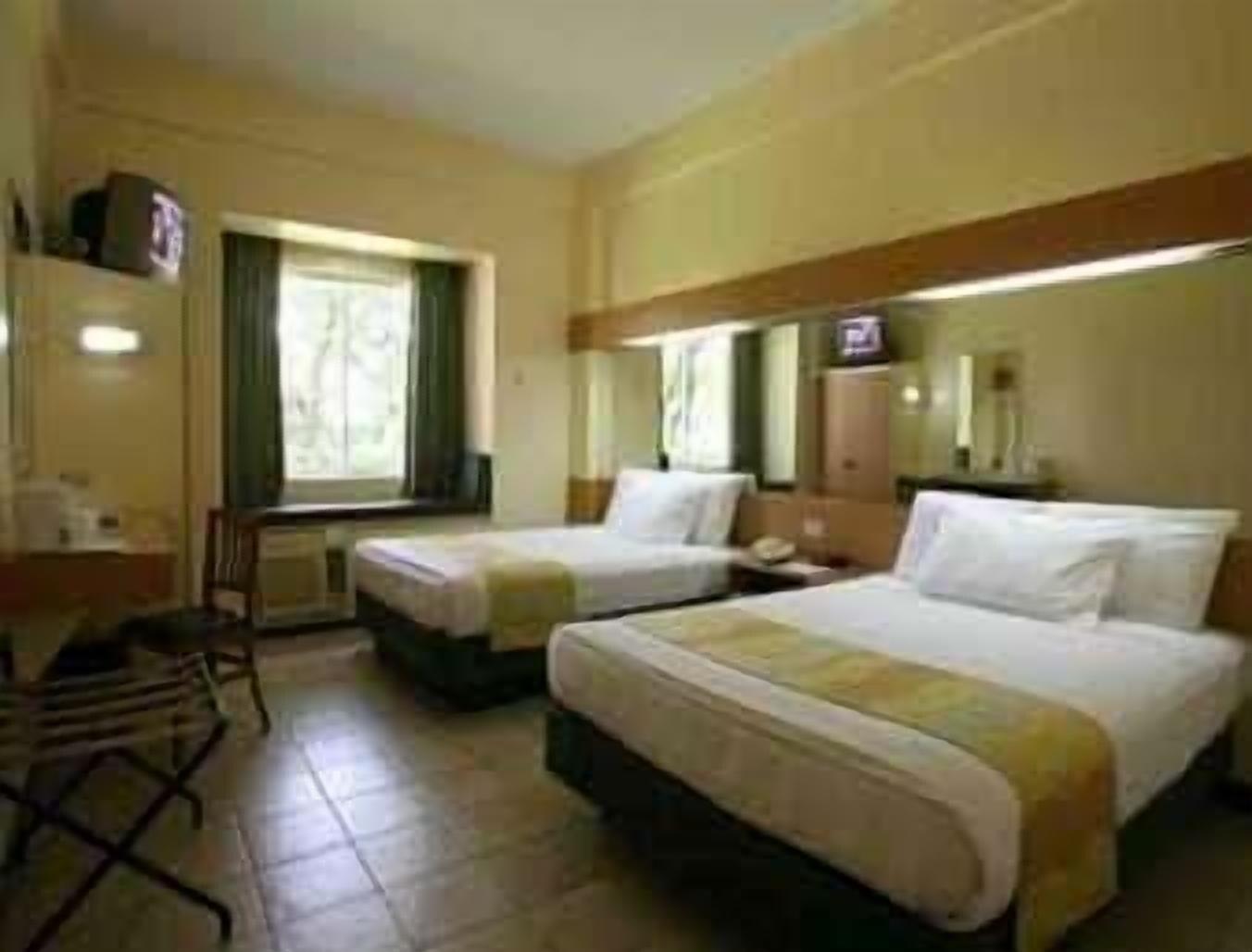 ไมโครเทล บาย วินด์แฮม ตาร์ลัค Hotel Tarlac City ภายนอก รูปภาพ