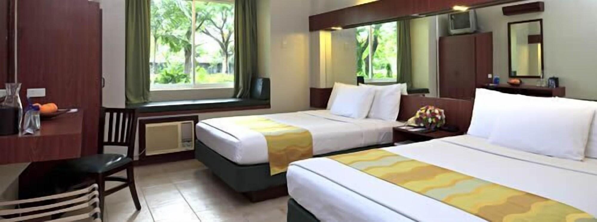 ไมโครเทล บาย วินด์แฮม ตาร์ลัค Hotel Tarlac City ภายนอก รูปภาพ