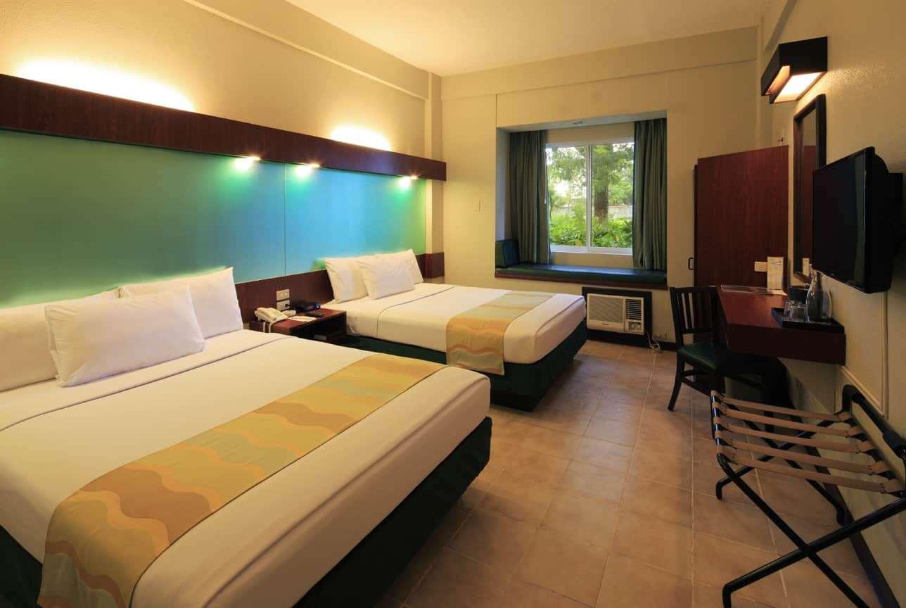 ไมโครเทล บาย วินด์แฮม ตาร์ลัค Hotel Tarlac City ภายนอก รูปภาพ