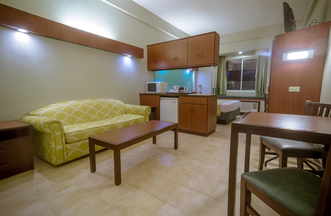 ไมโครเทล บาย วินด์แฮม ตาร์ลัค Hotel Tarlac City ภายนอก รูปภาพ